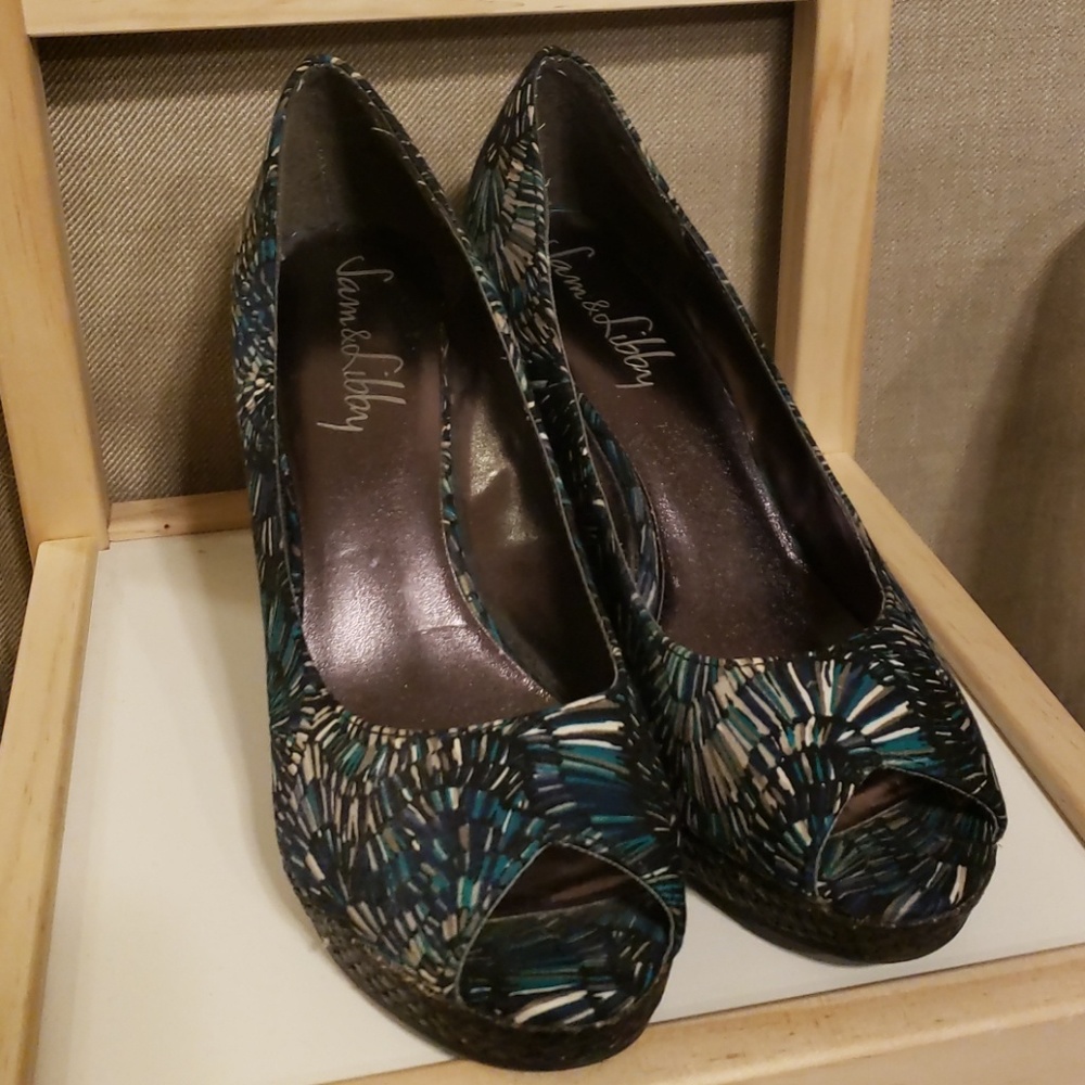 Wedge sandals